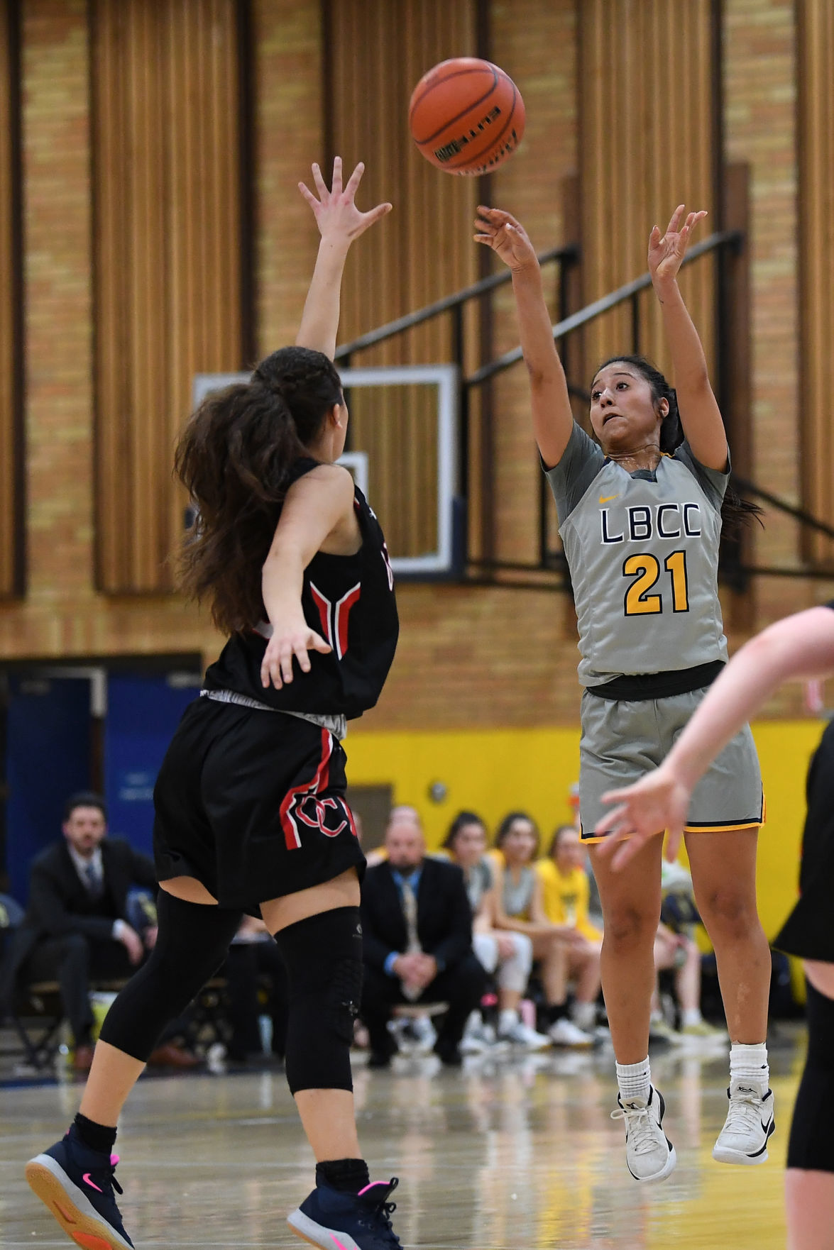 122019-dh-gallery110-spt-lbcc womens bb-leonn.JPG